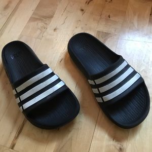 Adidas slides J13